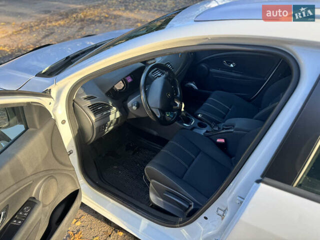 Белый Рено Меган, объемом двигателя 1.46 л и пробегом 140 тыс. км за 8500 $, фото 9 на Automoto.ua