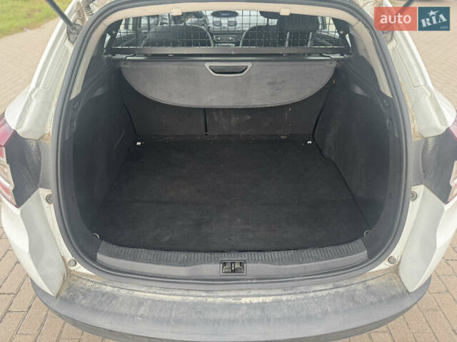 Белый Рено Меган, объемом двигателя 1.5 л и пробегом 280 тыс. км за 7750 $, фото 24 на Automoto.ua