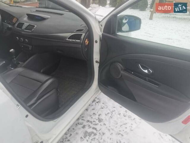 Белый Рено Меган, объемом двигателя 1.5 л и пробегом 262 тыс. км за 5500 $, фото 13 на Automoto.ua