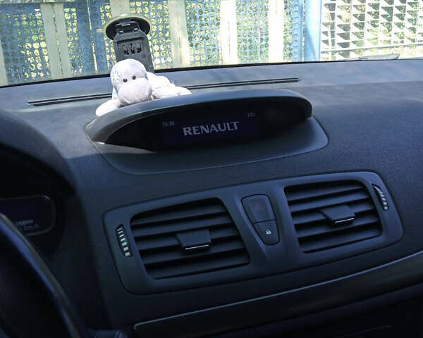 Белый Рено Меган, объемом двигателя 1.5 л и пробегом 196 тыс. км за 8500 $, фото 10 на Automoto.ua