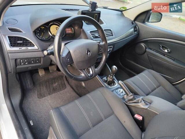 Білий Рено Меган, об'ємом двигуна 1.5 л та пробігом 165 тис. км за 8150 $, фото 30 на Automoto.ua