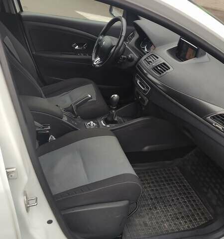 Белый Рено Меган, объемом двигателя 1.46 л и пробегом 234 тыс. км за 8500 $, фото 6 на Automoto.ua