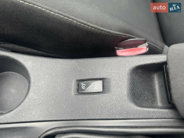 Белый Рено Меган, объемом двигателя 1.5 л и пробегом 280 тыс. км за 7750 $, фото 21 на Automoto.ua