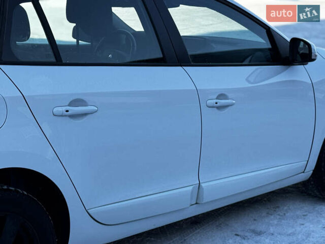 Белый Рено Меган, объемом двигателя 1.5 л и пробегом 261 тыс. км за 7999 $, фото 15 на Automoto.ua