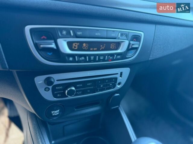 Білий Рено Меган, об'ємом двигуна 1.5 л та пробігом 270 тис. км за 7950 $, фото 28 на Automoto.ua