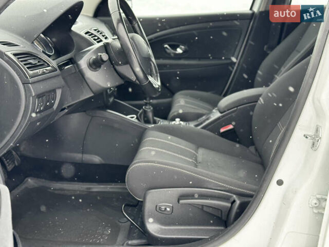 Білий Рено Меган, об'ємом двигуна 1.5 л та пробігом 260 тис. км за 8450 $, фото 21 на Automoto.ua
