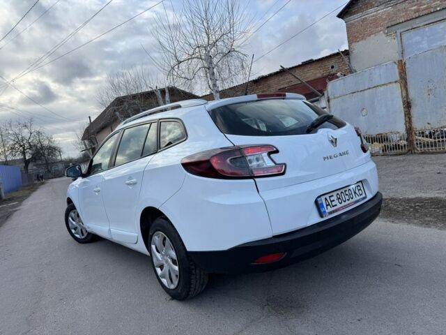 Белый Рено Меган, объемом двигателя 1.5 л и пробегом 195 тыс. км за 6850 $, фото 6 на Automoto.ua