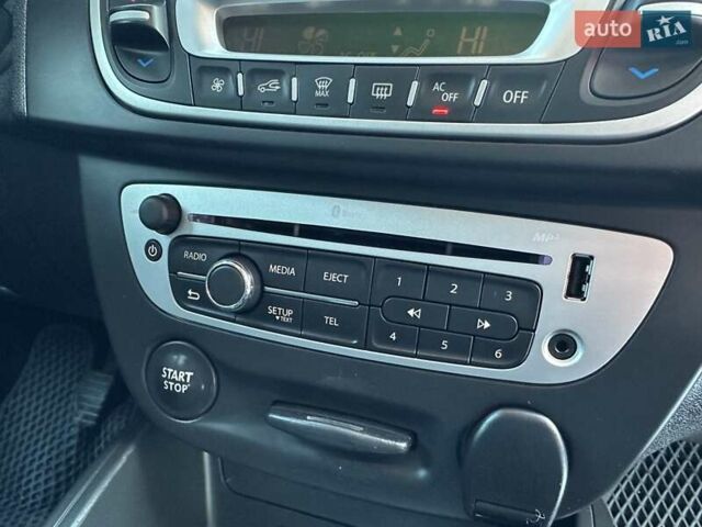 Білий Рено Меган, об'ємом двигуна 1.5 л та пробігом 316 тис. км за 8500 $, фото 58 на Automoto.ua