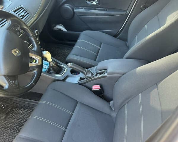 Белый Рено Меган, объемом двигателя 1.46 л и пробегом 140 тыс. км за 8500 $, фото 10 на Automoto.ua