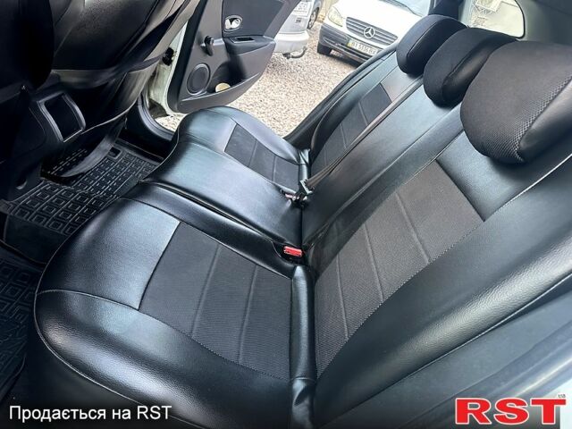 Білий Рено Меган, об'ємом двигуна 1.5 л та пробігом 0 тис. км за 6800 $, фото 11 на Automoto.ua