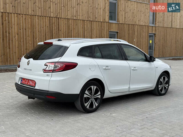 Белый Рено Меган, объемом двигателя 1.6 л и пробегом 172 тыс. км за 10200 $, фото 4 на Automoto.ua