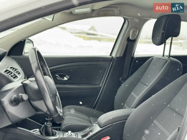 Білий Рено Меган, об'ємом двигуна 1.5 л та пробігом 260 тис. км за 8450 $, фото 20 на Automoto.ua