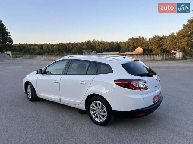Белый Рено Меган, объемом двигателя 1.5 л и пробегом 196 тыс. км за 8900 $, фото 5 на Automoto.ua