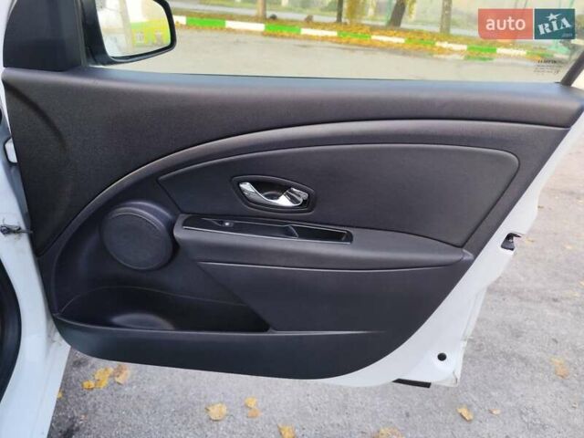 Білий Рено Меган, об'ємом двигуна 1.5 л та пробігом 165 тис. км за 8150 $, фото 47 на Automoto.ua