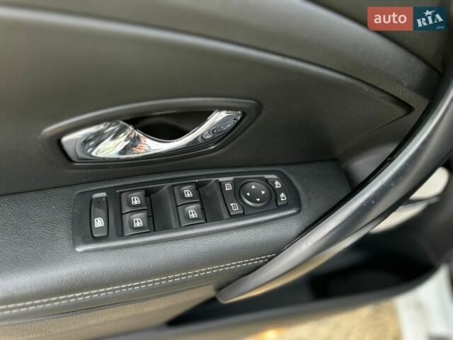 Белый Рено Меган, объемом двигателя 1.46 л и пробегом 236 тыс. км за 7900 $, фото 38 на Automoto.ua