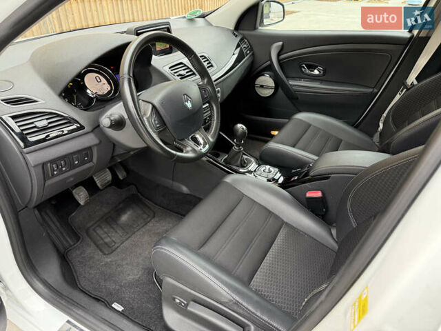 Белый Рено Меган, объемом двигателя 1.6 л и пробегом 172 тыс. км за 10200 $, фото 17 на Automoto.ua