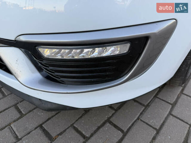 Белый Рено Меган, объемом двигателя 1.5 л и пробегом 265 тыс. км за 8550 $, фото 14 на Automoto.ua