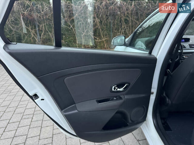 Білий Рено Меган, об'ємом двигуна 1.6 л та пробігом 227 тис. км за 7999 $, фото 40 на Automoto.ua