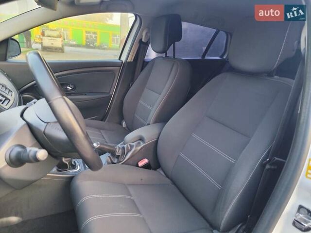 Білий Рено Меган, об'ємом двигуна 1.5 л та пробігом 165 тис. км за 8150 $, фото 23 на Automoto.ua