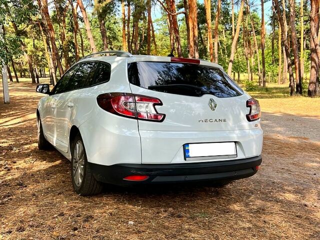 Білий Рено Меган, об'ємом двигуна 15 л та пробігом 200 тис. км за 9700 $, фото 2 на Automoto.ua