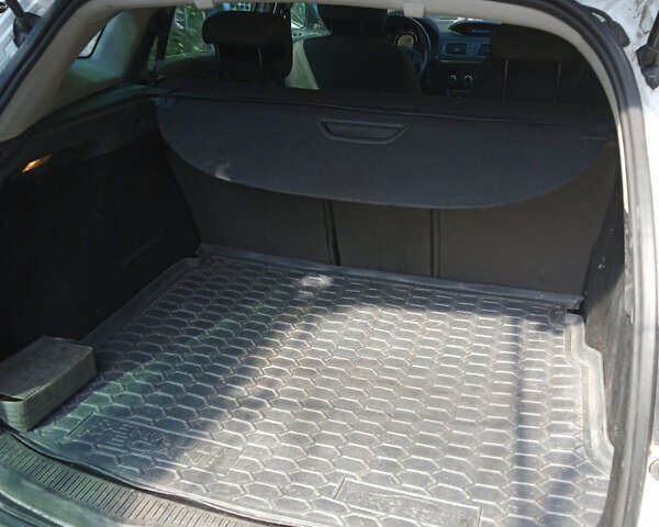 Белый Рено Меган, объемом двигателя 1.5 л и пробегом 196 тыс. км за 8500 $, фото 8 на Automoto.ua