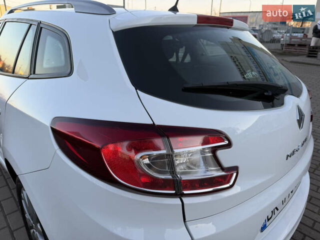 Белый Рено Меган, объемом двигателя 1.5 л и пробегом 265 тыс. км за 8550 $, фото 17 на Automoto.ua