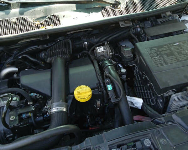 Белый Рено Меган, объемом двигателя 1.5 л и пробегом 196 тыс. км за 8500 $, фото 6 на Automoto.ua