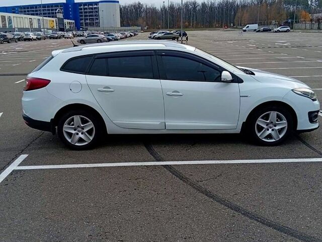 Белый Рено Меган, объемом двигателя 1.5 л и пробегом 238 тыс. км за 9200 $, фото 3 на Automoto.ua