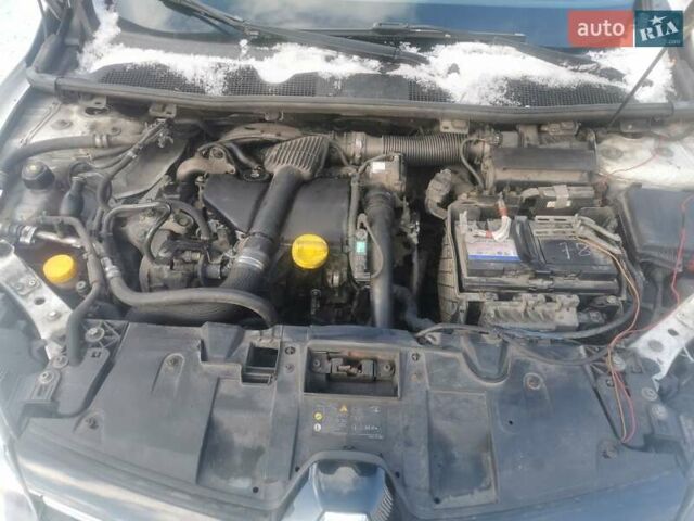 Белый Рено Меган, объемом двигателя 1.5 л и пробегом 262 тыс. км за 5500 $, фото 7 на Automoto.ua