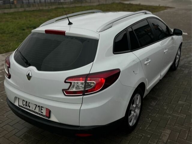 Белый Рено Меган, объемом двигателя 0 л и пробегом 297 тыс. км за 6790 $, фото 5 на Automoto.ua