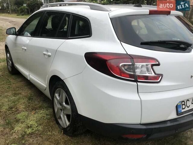 Белый Рено Меган, объемом двигателя 1.46 л и пробегом 238 тыс. км за 7600 $, фото 3 на Automoto.ua