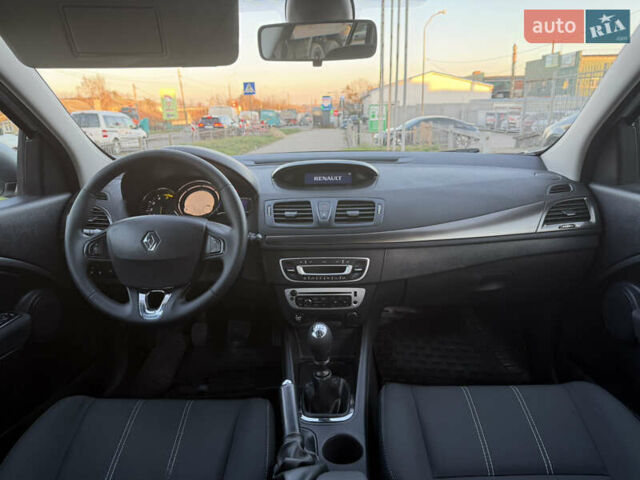 Белый Рено Меган, объемом двигателя 1.5 л и пробегом 265 тыс. км за 8550 $, фото 43 на Automoto.ua