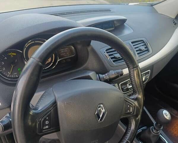 Рено Меган 2014 в Стрые на Automoto.ua Белый Рено Меган, объемом двигателя 1.6 л и пробегом 227 тыс. км за 8300 $, фото 10 на Automoto.ua