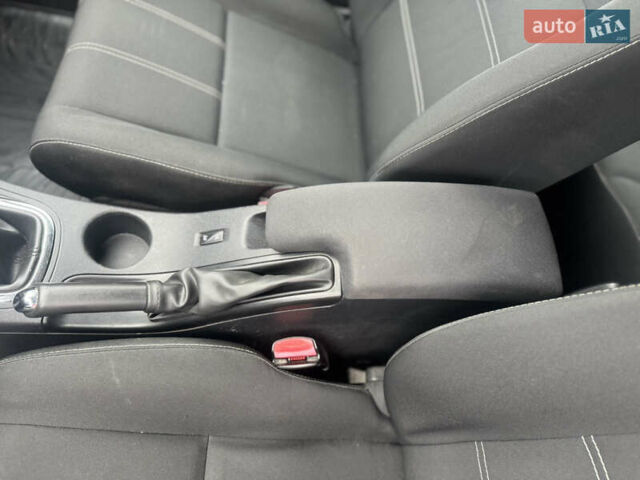 Белый Рено Меган, объемом двигателя 1.5 л и пробегом 280 тыс. км за 7750 $, фото 19 на Automoto.ua