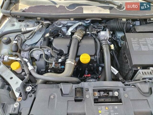 Белый Рено Меган, объемом двигателя 1.46 л и пробегом 266 тыс. км за 8100 $, фото 8 на Automoto.ua