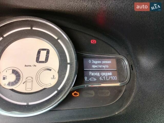 Рено Меган 2014 в Полтаве на Automoto.ua Белый Рено Меган, объемом двигателя 1.46 л и пробегом 320 тыс. км за 7800 $, фото 5 на Automoto.ua