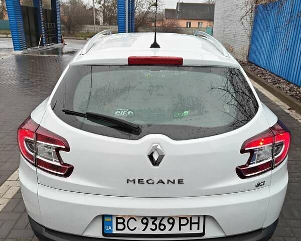 Белый Рено Меган, объемом двигателя 1.5 л и пробегом 131 тыс. км за 9300 $, фото 4 на Automoto.ua