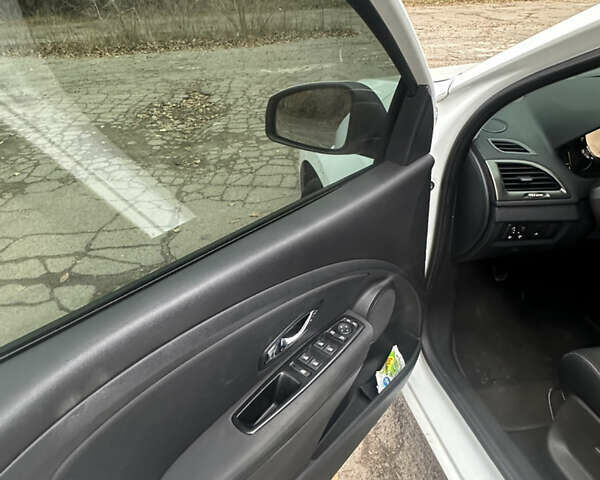 Білий Рено Меган, об'ємом двигуна 1.5 л та пробігом 245 тис. км за 9500 $, фото 14 на Automoto.ua