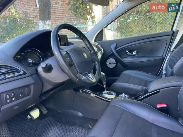 Білий Рено Меган, об'ємом двигуна 1.46 л та пробігом 237 тис. км за 8300 $, фото 16 на Automoto.ua