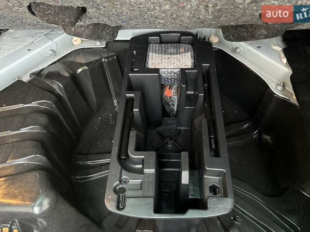 Белый Рено Меган, объемом двигателя 1.6 л и пробегом 217 тыс. км за 8750 $, фото 20 на Automoto.ua