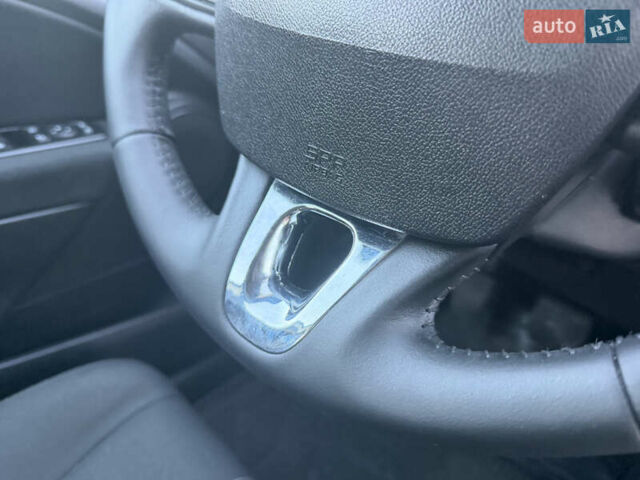 Белый Рено Меган, объемом двигателя 1.5 л и пробегом 265 тыс. км за 8550 $, фото 57 на Automoto.ua