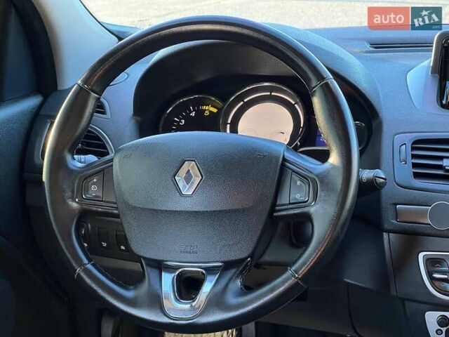 Білий Рено Меган, об'ємом двигуна 1.46 л та пробігом 272 тис. км за 7800 $, фото 30 на Automoto.ua
