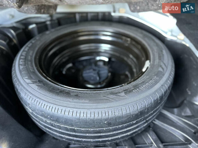 Белый Рено Меган, объемом двигателя 1.5 л и пробегом 165 тыс. км за 9500 $, фото 11 на Automoto.ua