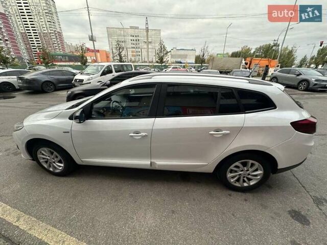 Рено Меган 2015 в Киеве на Automoto.ua Белый Рено Меган, объемом двигателя 1.46 л и пробегом 243 тыс. км за 9000 $, фото 4 на Automoto.ua