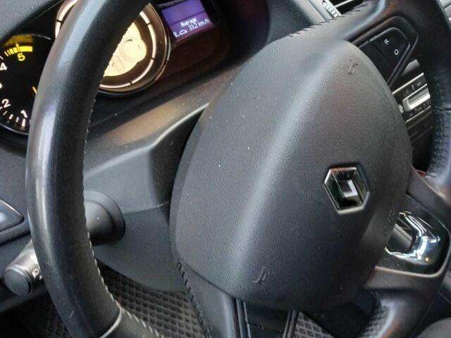 Белый Рено Меган, объемом двигателя 1.44 л и пробегом 206 тыс. км за 8900 $, фото 3 на Automoto.ua