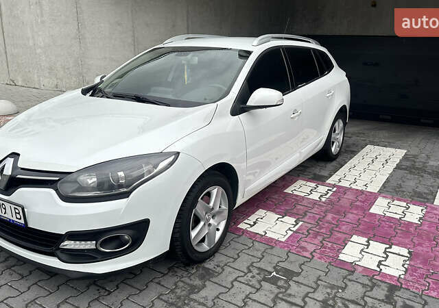 Белый Рено Меган, объемом двигателя 1.46 л и пробегом 320 тыс. км за 7999 $, фото 1 на Automoto.ua