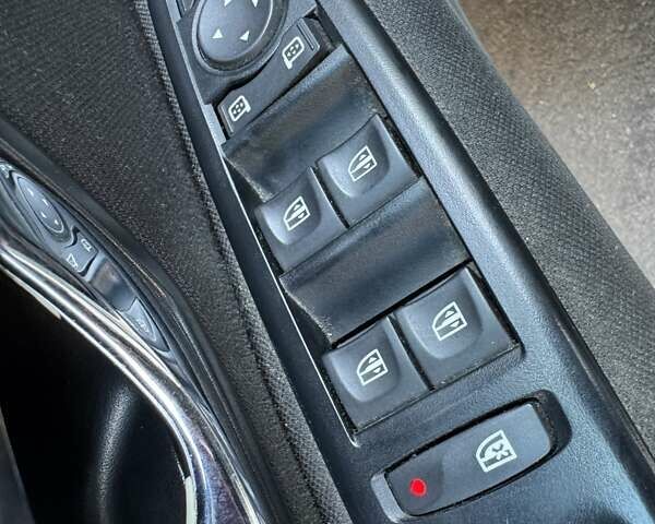 Білий Рено Меган, об'ємом двигуна 1.5 л та пробігом 272 тис. км за 9500 $, фото 15 на Automoto.ua