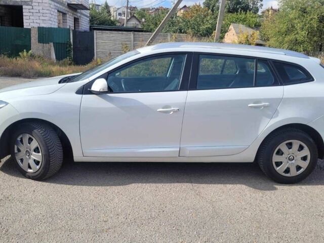 Білий Рено Меган, об'ємом двигуна 1.5 л та пробігом 125 тис. км за 10400 $, фото 3 на Automoto.ua