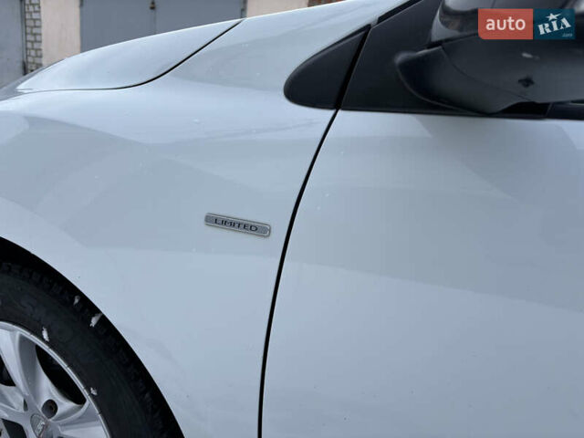 Белый Рено Меган, объемом двигателя 1.46 л и пробегом 198 тыс. км за 8800 $, фото 8 на Automoto.ua