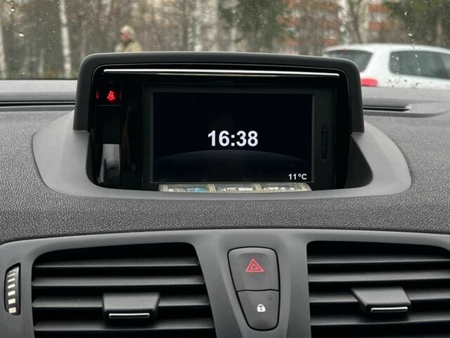 Белый Рено Меган, объемом двигателя 1.5 л и пробегом 249 тыс. км за 9700 $, фото 12 на Automoto.ua